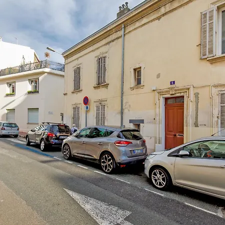 Serenity Apartment *